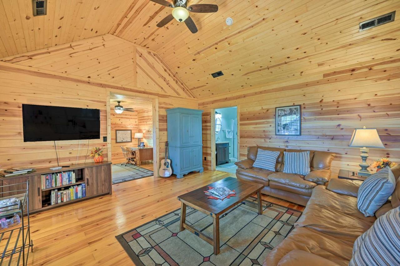 Breathtaking Elkin Getaway With Vineyard Views! Villa Exterior foto