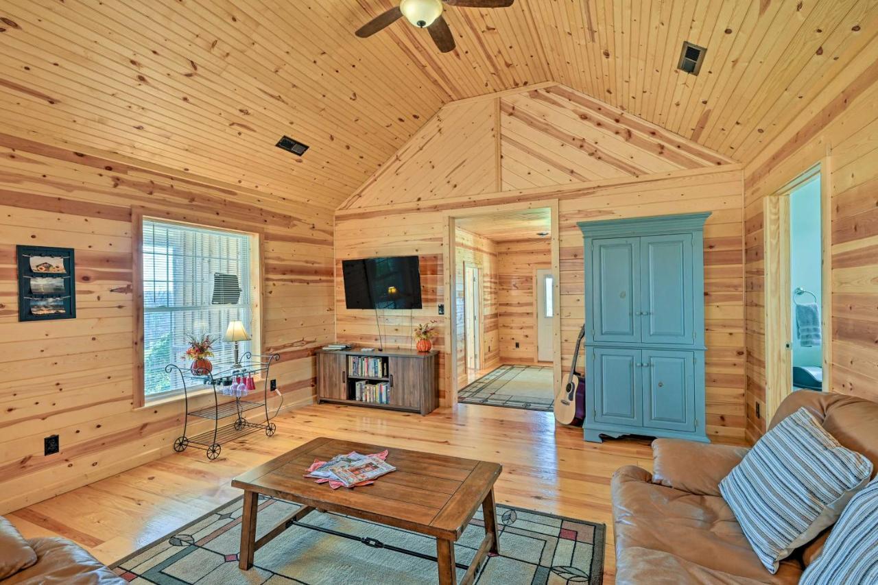 Breathtaking Elkin Getaway With Vineyard Views! Villa Exterior foto