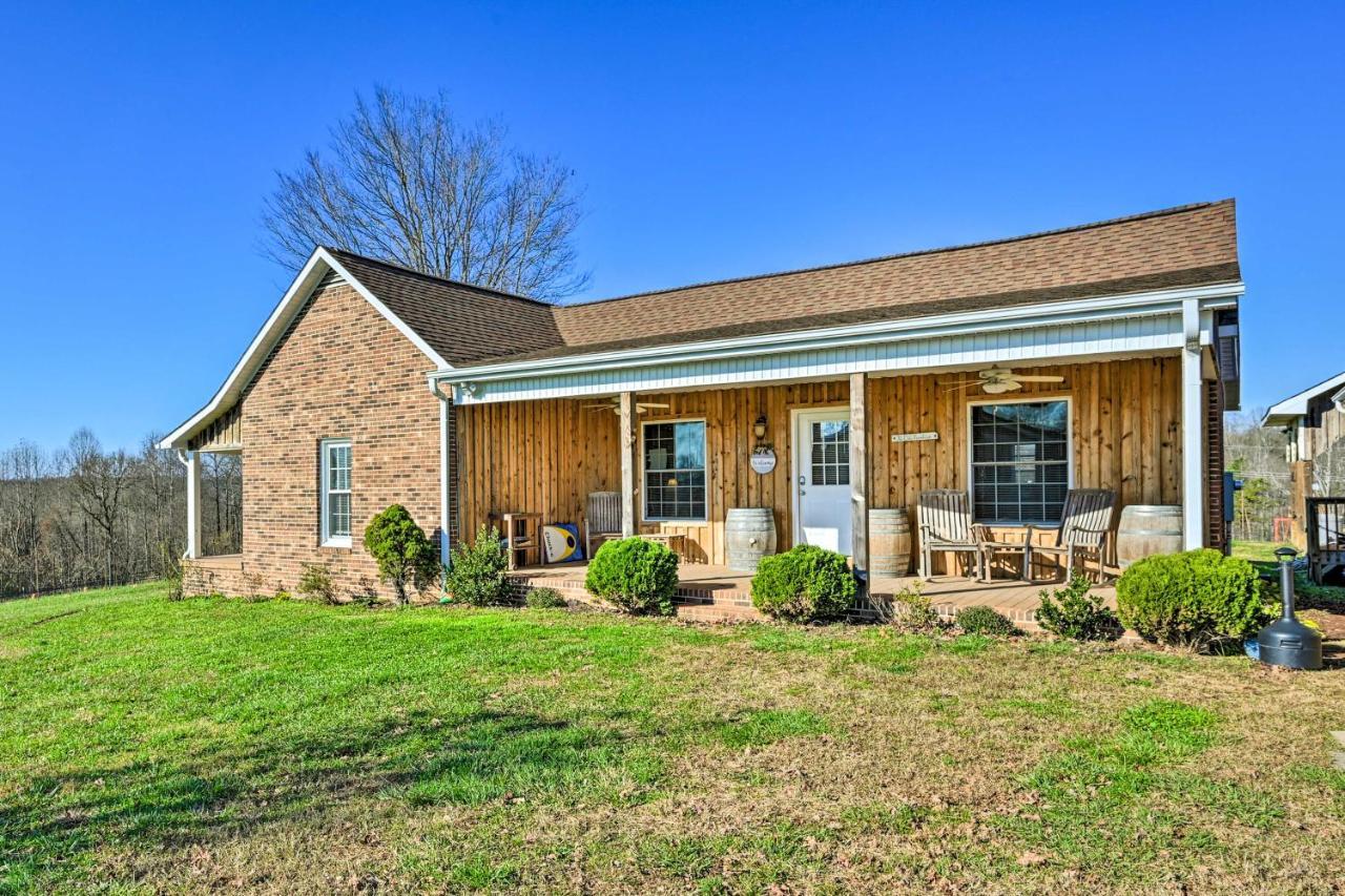 Breathtaking Elkin Getaway With Vineyard Views! Villa Exterior foto