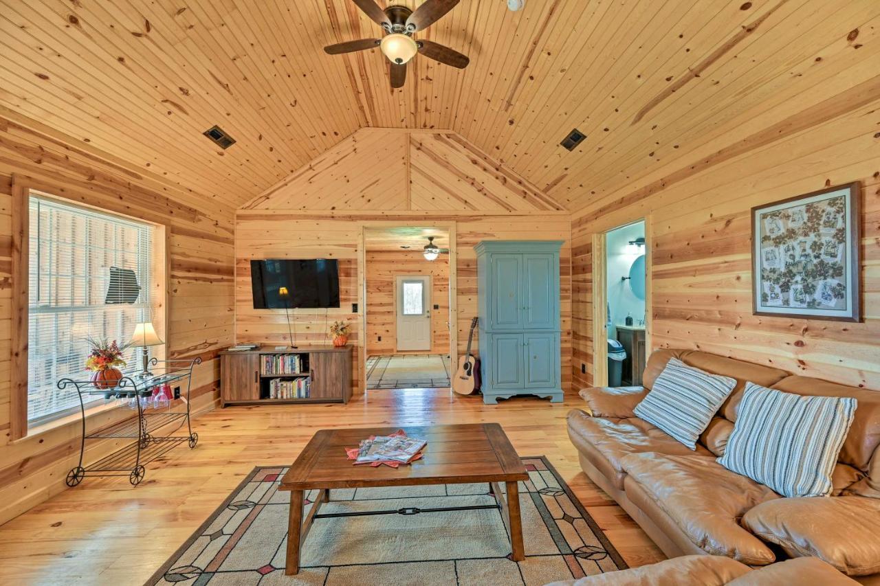 Breathtaking Elkin Getaway With Vineyard Views! Villa Exterior foto