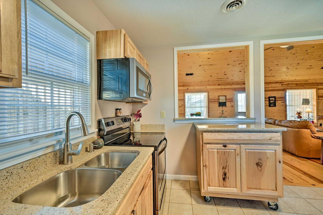 Breathtaking Elkin Getaway With Vineyard Views! Villa Exterior foto