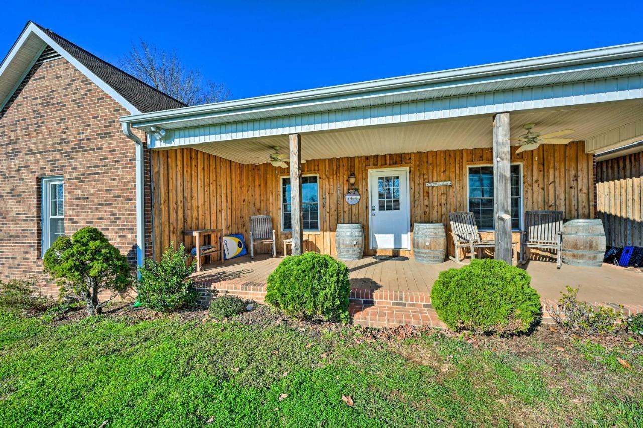 Breathtaking Elkin Getaway With Vineyard Views! Villa Exterior foto