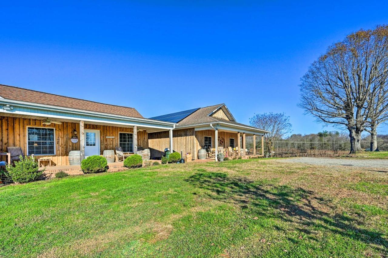 Breathtaking Elkin Getaway With Vineyard Views! Villa Exterior foto